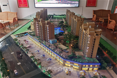 城东樱花苑3室2厅2卫139.8万136m2出售